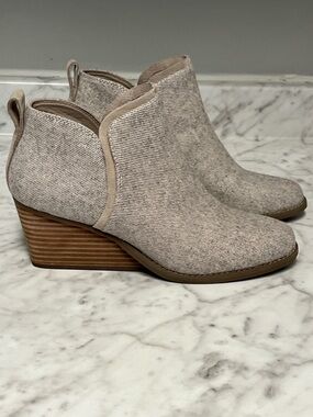 TOMS Goldie Natural Glimmer Bootie- Beige